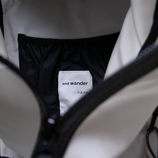 s-2011_0405_210804-R0020598