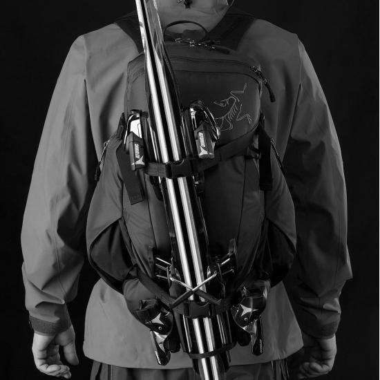Quintic-28L-Backpack-With-Skis-Attached-Diagonally_small